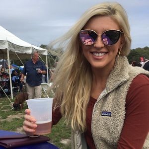 Meet your Posher, Nicole